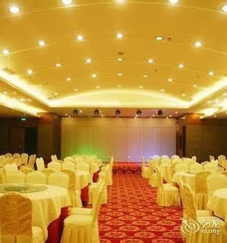 Wu Liang Ye Grand Hotel Chengdu Exterior photo