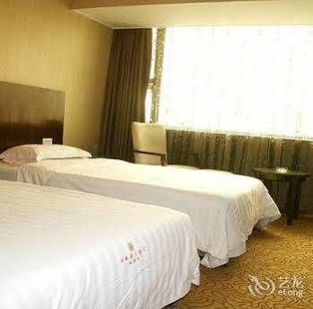 Wu Liang Ye Grand Hotel Chengdu Exterior photo